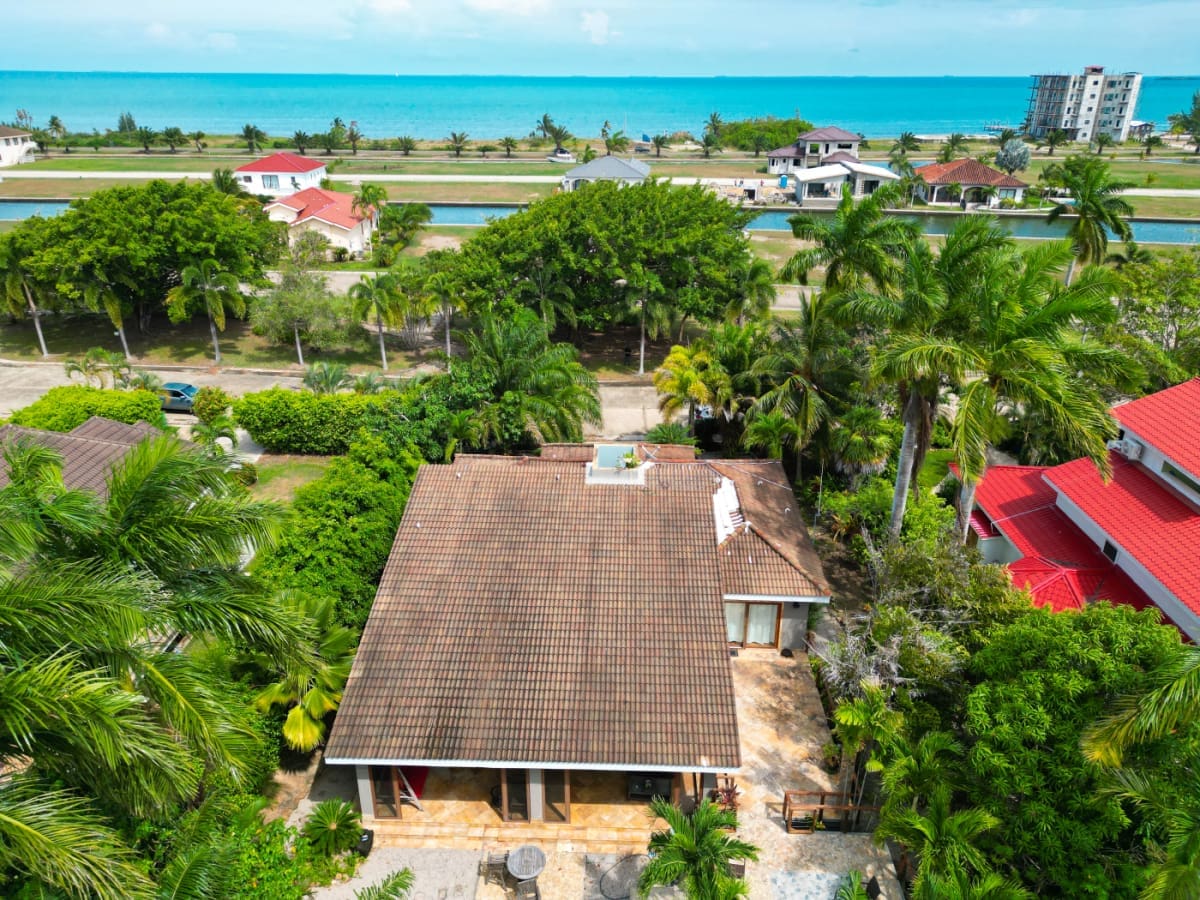 Luxury Lagoon home for sale in placencia, belize