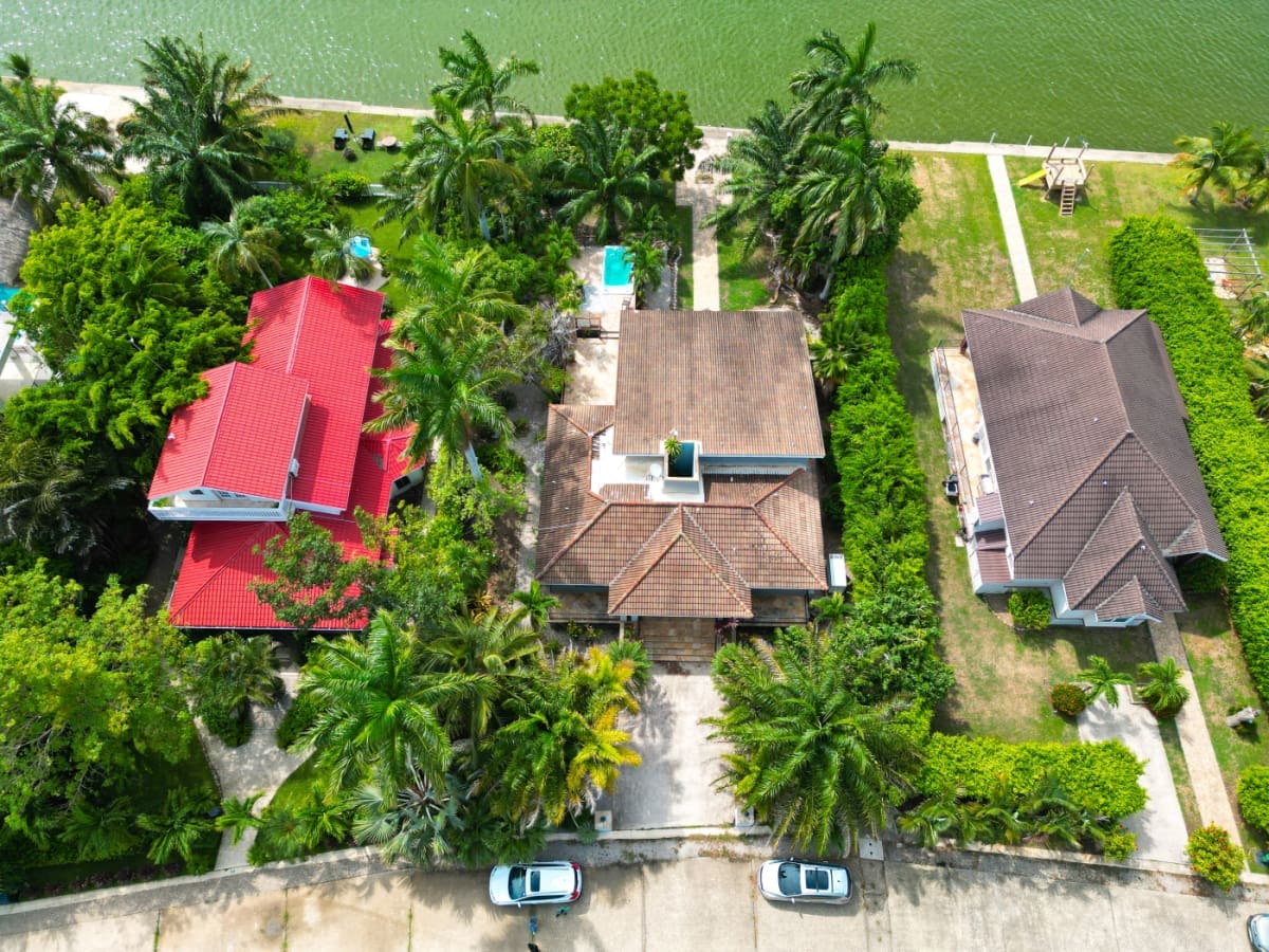 Luxury Lagoon home for sale in placencia, belize