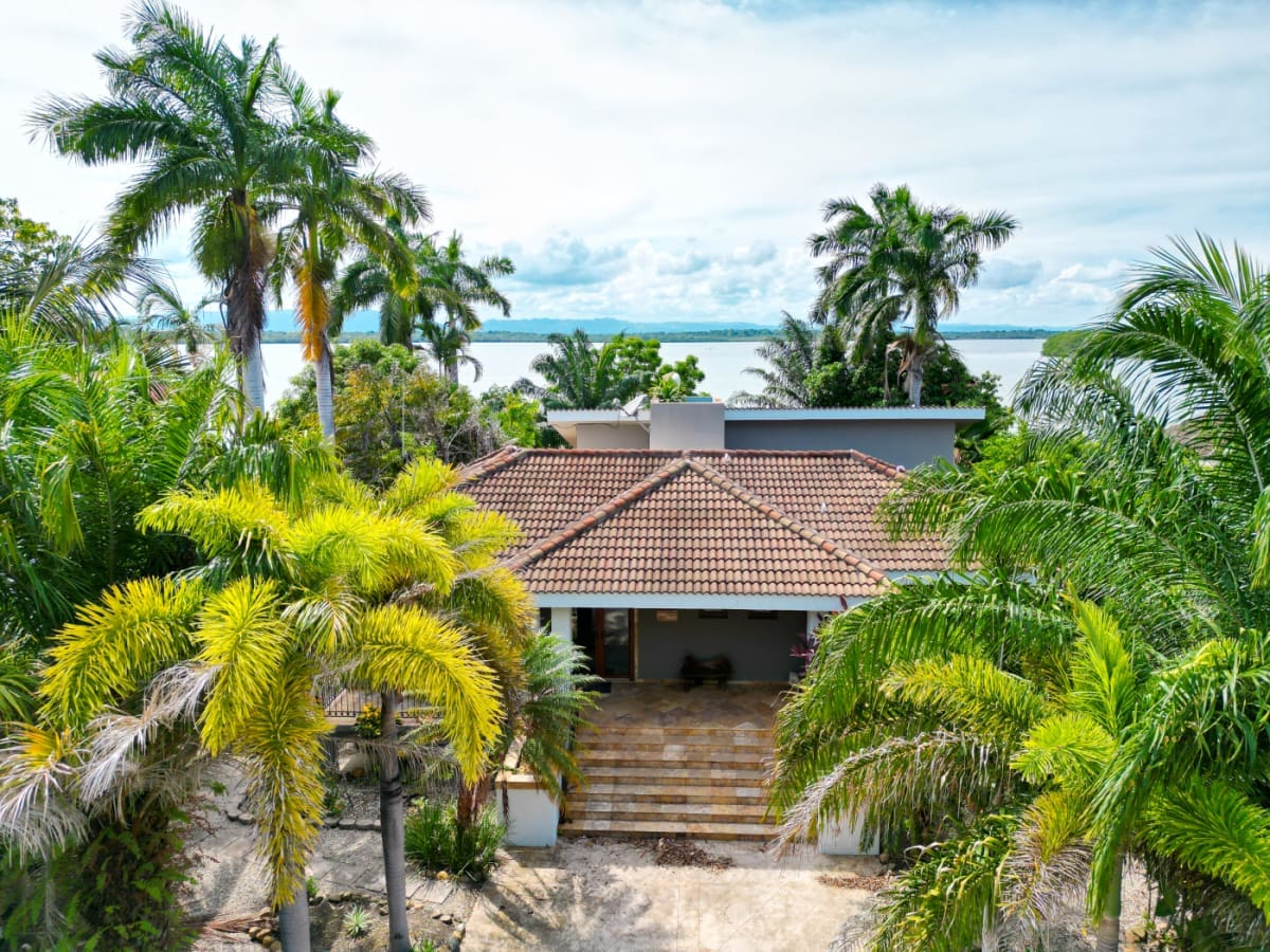 Luxury Lagoon home for sale in placencia, belize