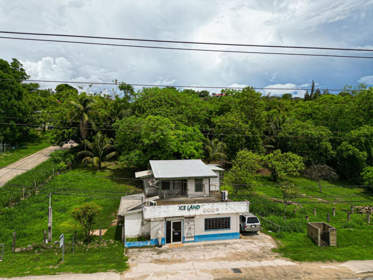 Commercial Property for Sale in Santa Elena