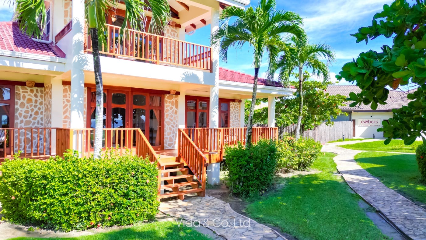 Beachfront Villa for Sale (8)